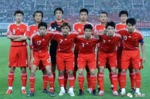 多多28入口- 巴黎女足夺冠庆功，男女足同城双冠王  